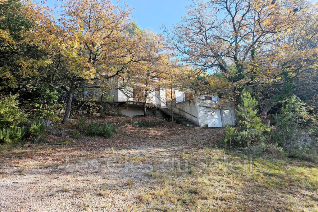 TOURVES  – 17 000 m² de liberté, 147 m² de charme : votre havr – 6 pièces – 3 chambres – 94.00 m²