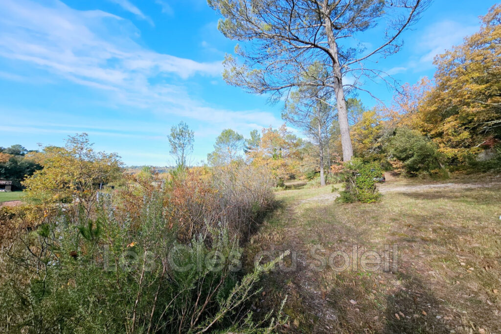 TOURVES  – 17 000 m² de liberté, 147 m² de charme : votre havr – 6 pièces – 3 chambres – 94.00 m²