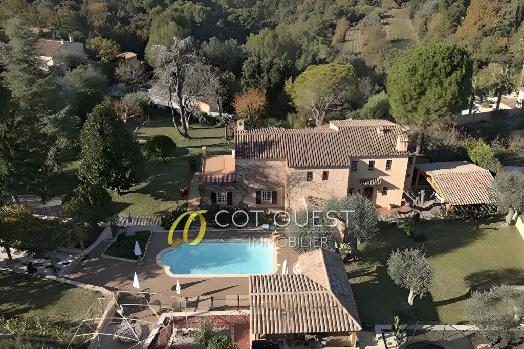 vente maison 7 Pièce(s) – 7 pièces – 5 chambres – 305.00 m²