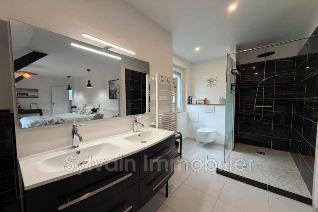 vente maison 4 Pièce(s) – 4 pièces – 3 chambres – 131.58 m²