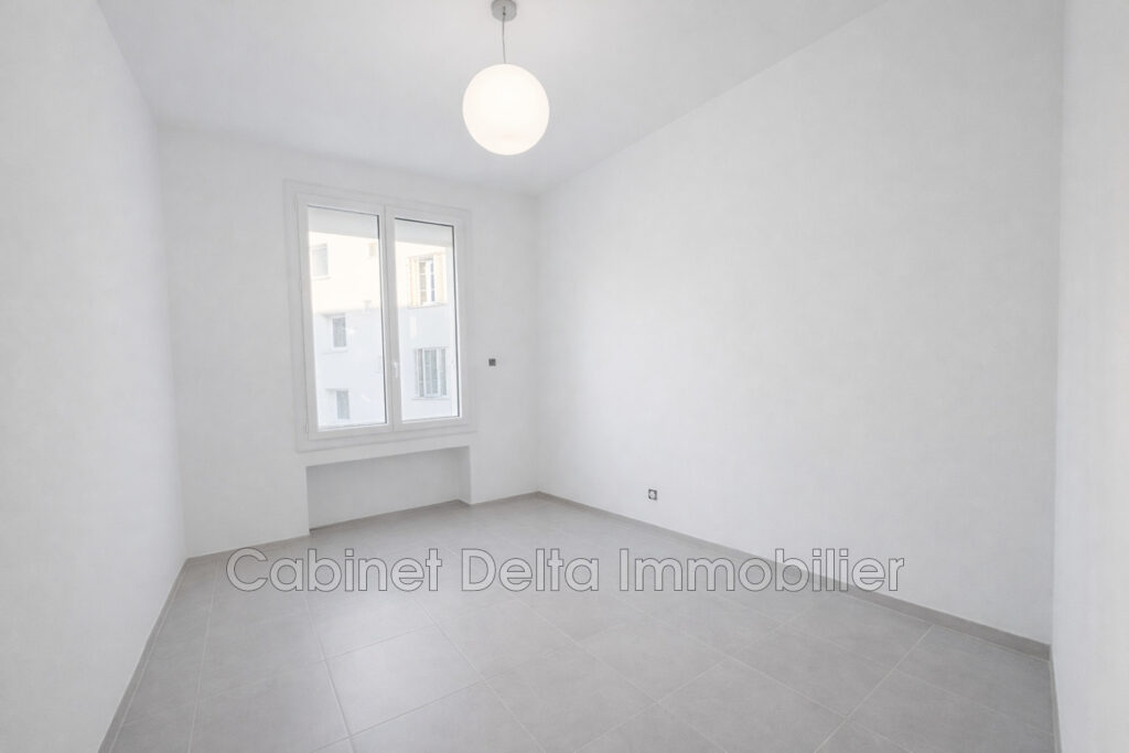 Appartement à Toulon, entièrement refait. – 3 pièces – 2 chambres – 45.00 m²