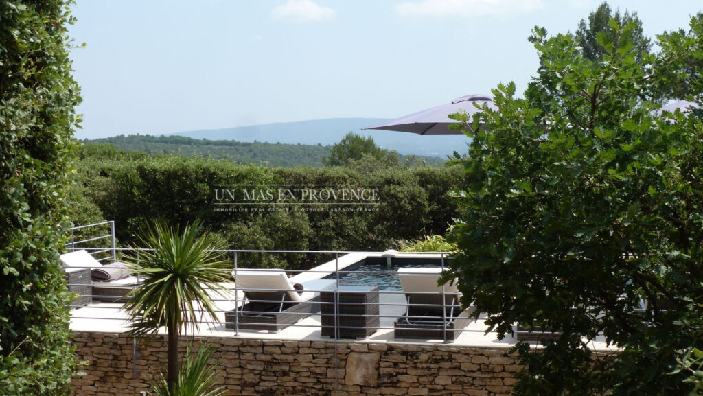 Mas Provençal à Gordes ? Location Saisonnière au Coeur de la Ga – 4 pièces – 3 chambres – 200.00 m²