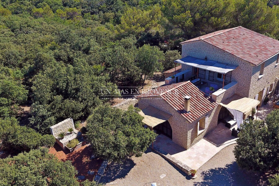 Maison à louer à Gordes