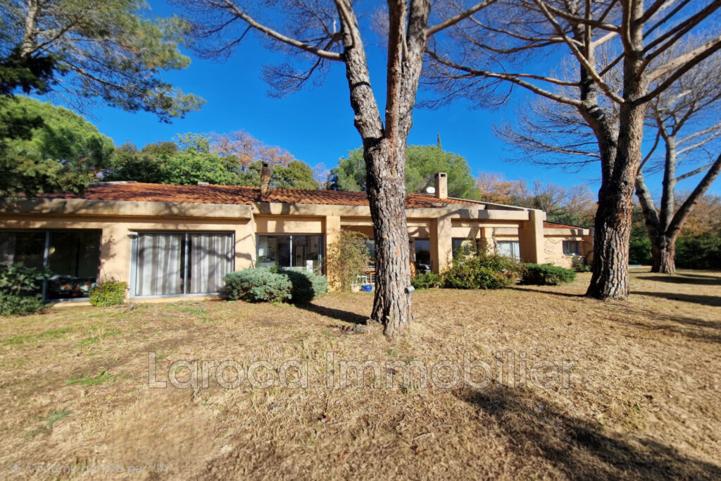 Maison de caractère plein sud avec piscine et vues imprenables – 7 pièces – 4 chambres – 175.00 m²