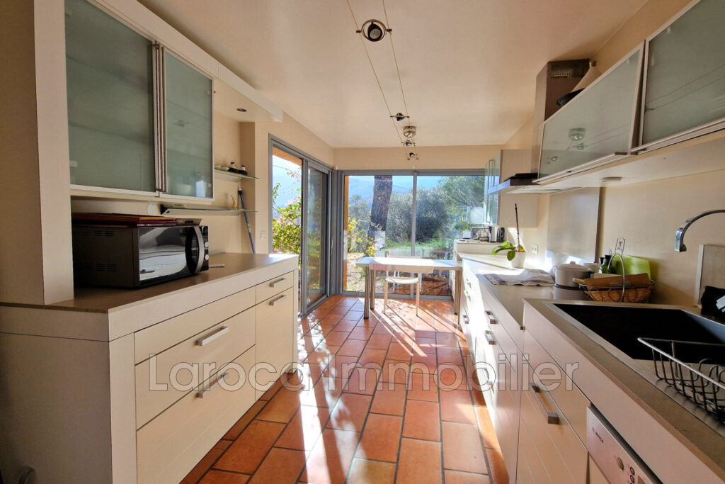 Maison de caractère plein sud avec piscine et vues imprenables – 7 pièces – 4 chambres – 175.00 m²