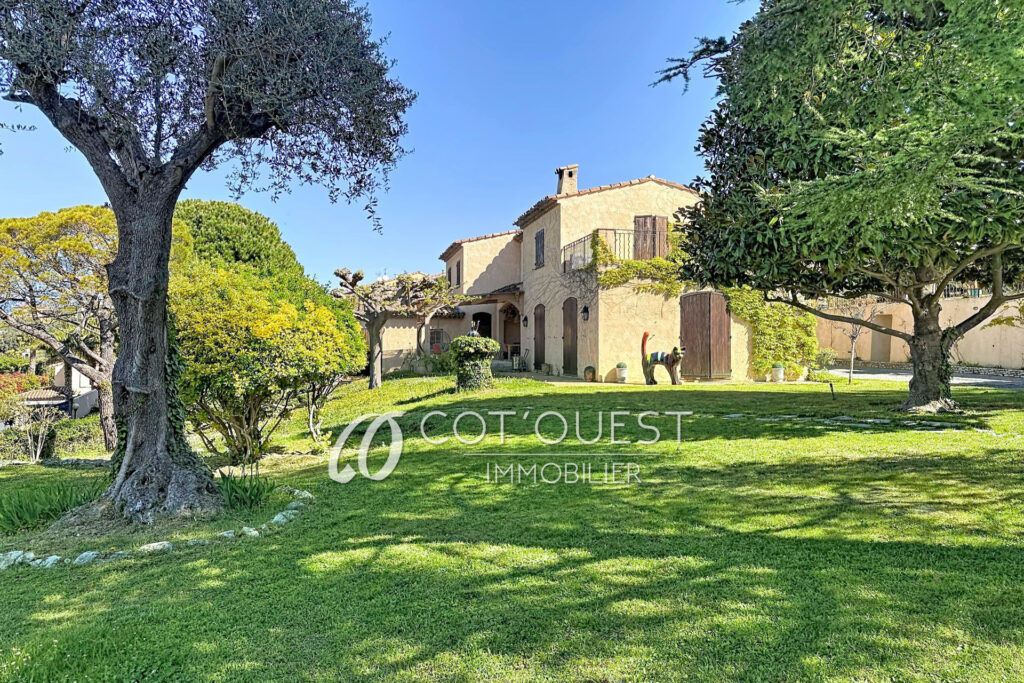 vente maison 7 Pièce(s) – 7 pièces – 5 chambres – 317.00 m²