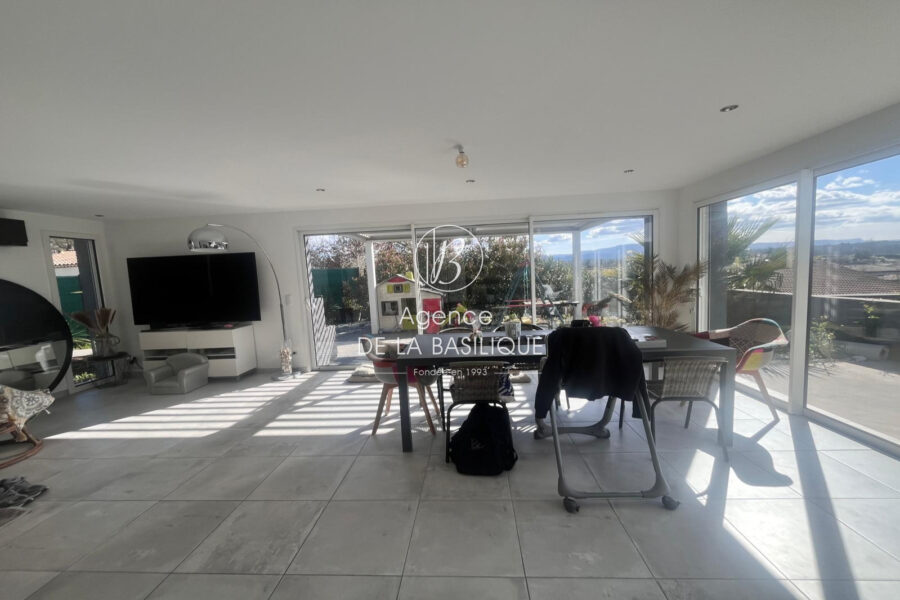 Maison à vendre à Saint-maximin-la-sainte-baume