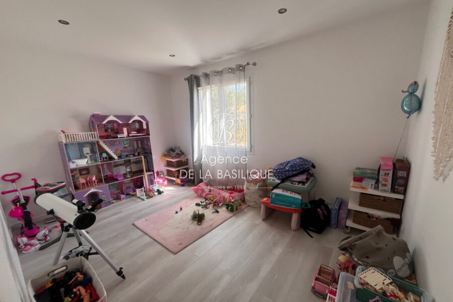 Maison à vendre à Saint-maximin-la-sainte-baume — Vue nature — photo 13
