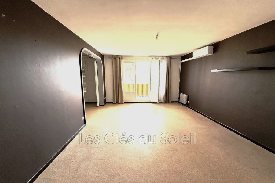 Appartement à vendre à Hyères — Vue sur la ville — photo 5