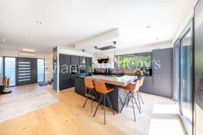 NEUVECELLE VILLA CONTEMPORAINE AVEC VUE LAC – 7 pièces – 4 chambres – 270 m²