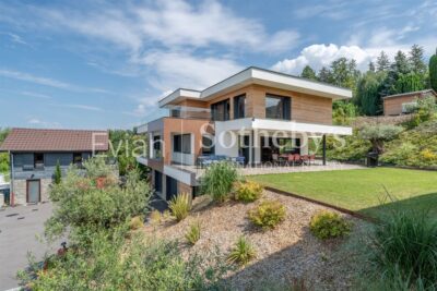 Vente Villa contemporaine à Neuveclle avec vue lac – 7 pièces – 4 chambres – 276 m²