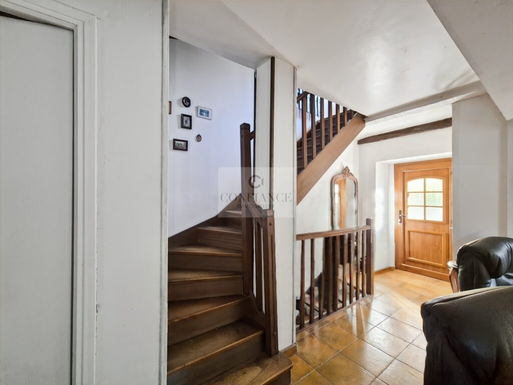 Appartement – 5 pièces – 3 chambres – 143 m²