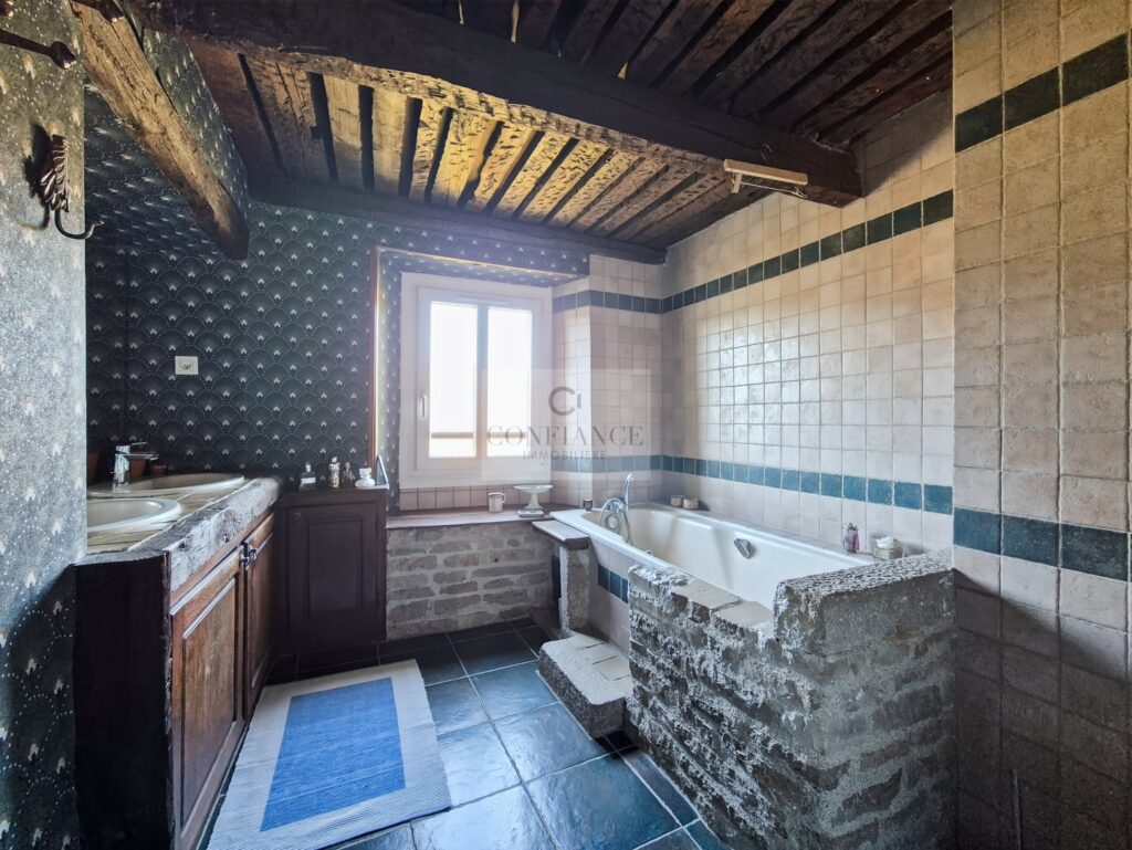 Appartement – 5 pièces – 3 chambres – 143 m²