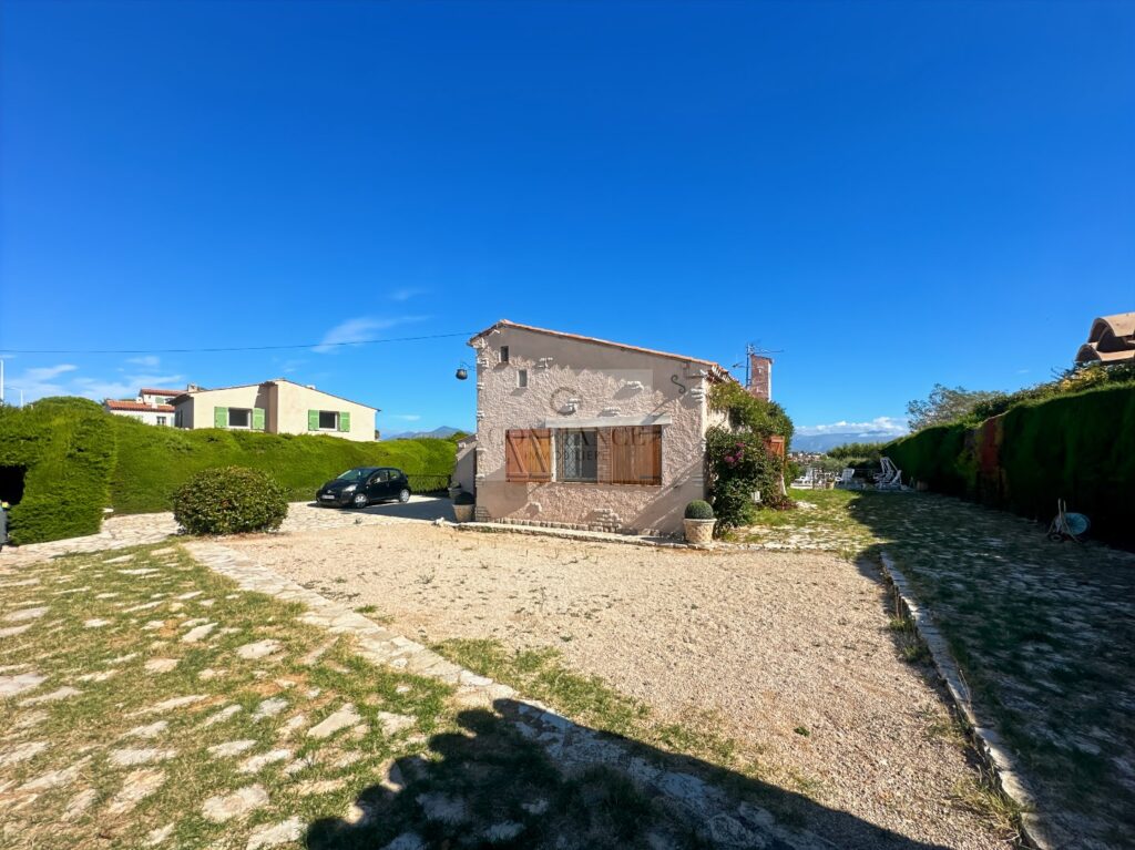 Maison – 4 pièces – 3 chambres – 130 m²