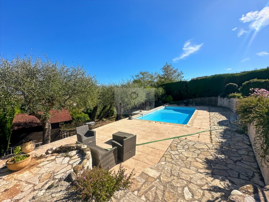 Maison – 4 pièces – 3 chambres – 130 m²