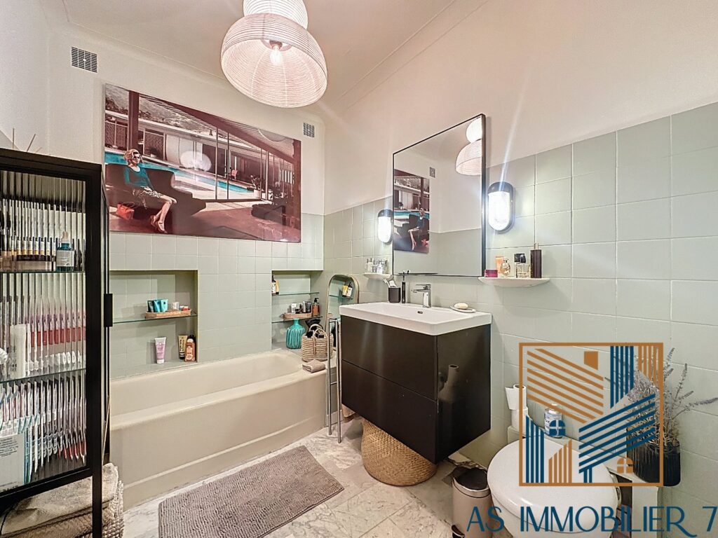 Appartement – 3 pièces – 2 chambres – 102 m²