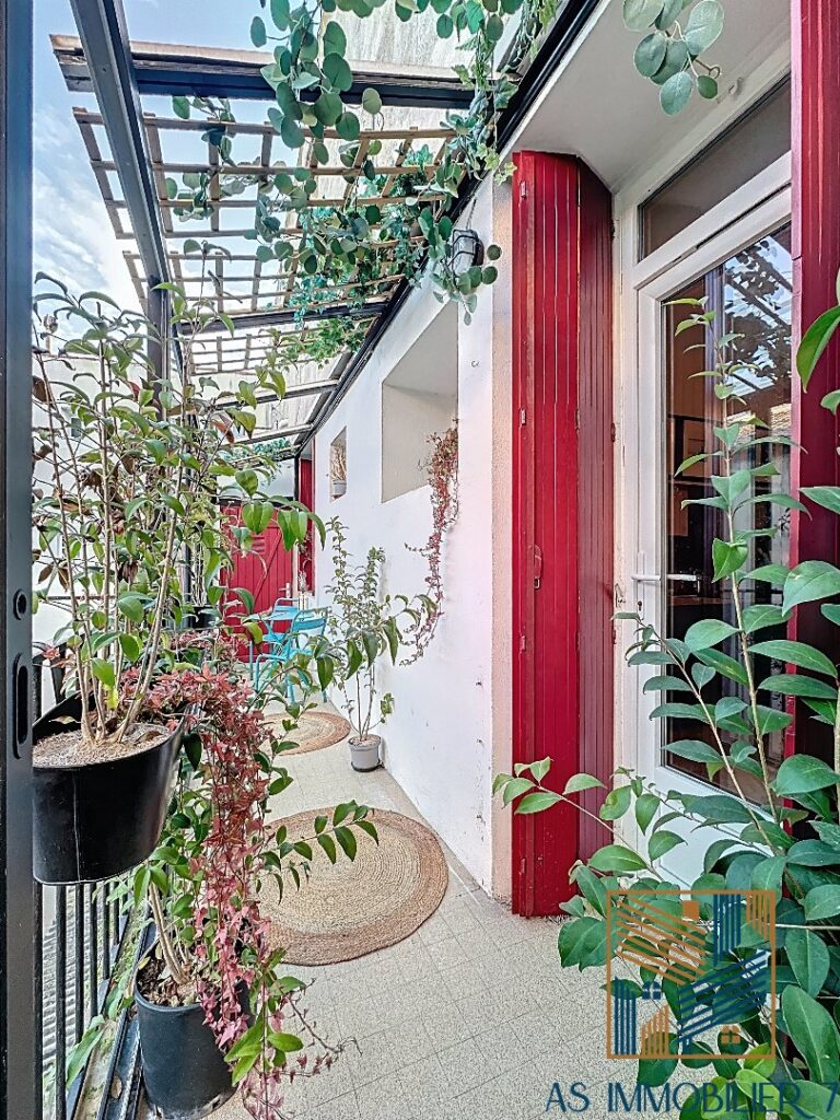 Appartement – 3 pièces – 2 chambres – 102 m²