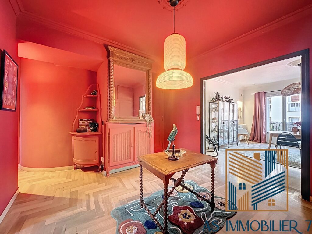 Appartement – 3 pièces – 2 chambres – 102 m²