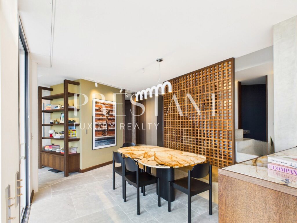 Maison – 7 pièces – 4 chambres – 165 m²