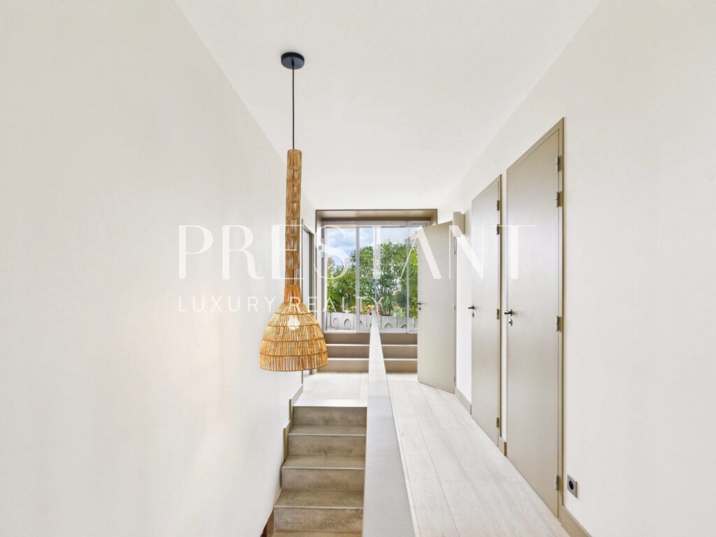 Maison – 7 pièces – 4 chambres – 165 m²