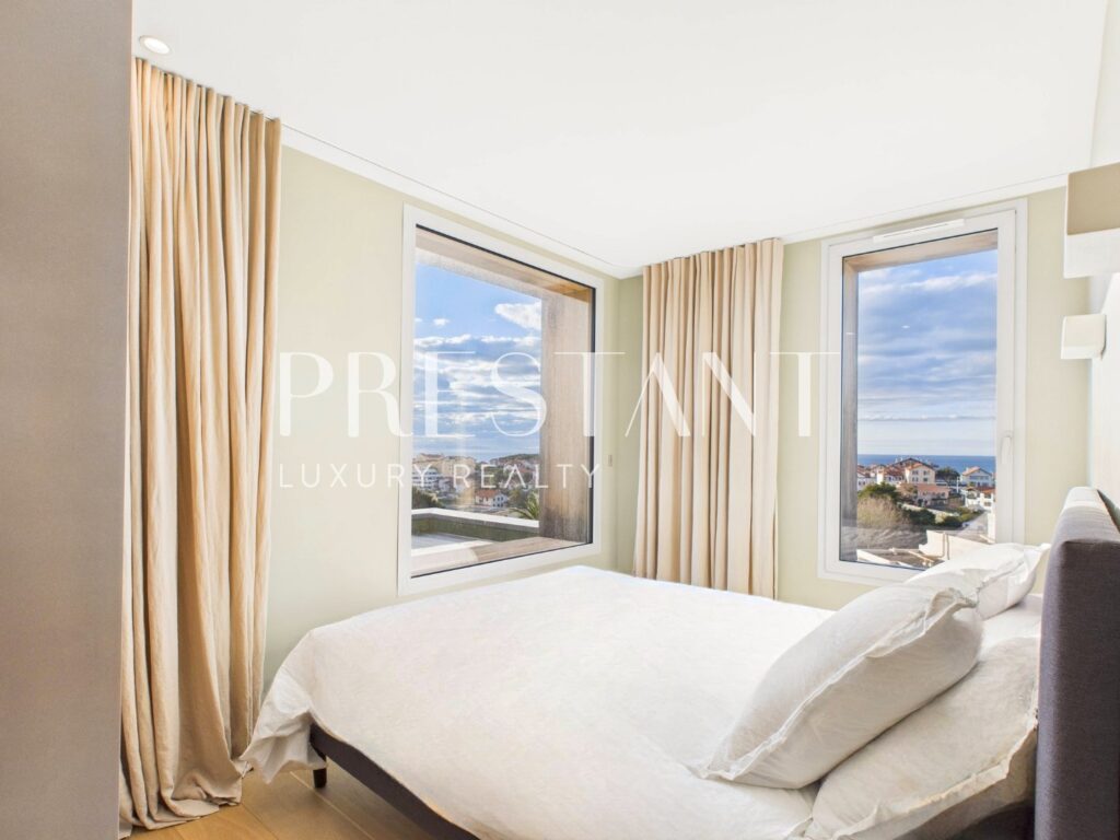 Maison – 7 pièces – 4 chambres – 165 m²