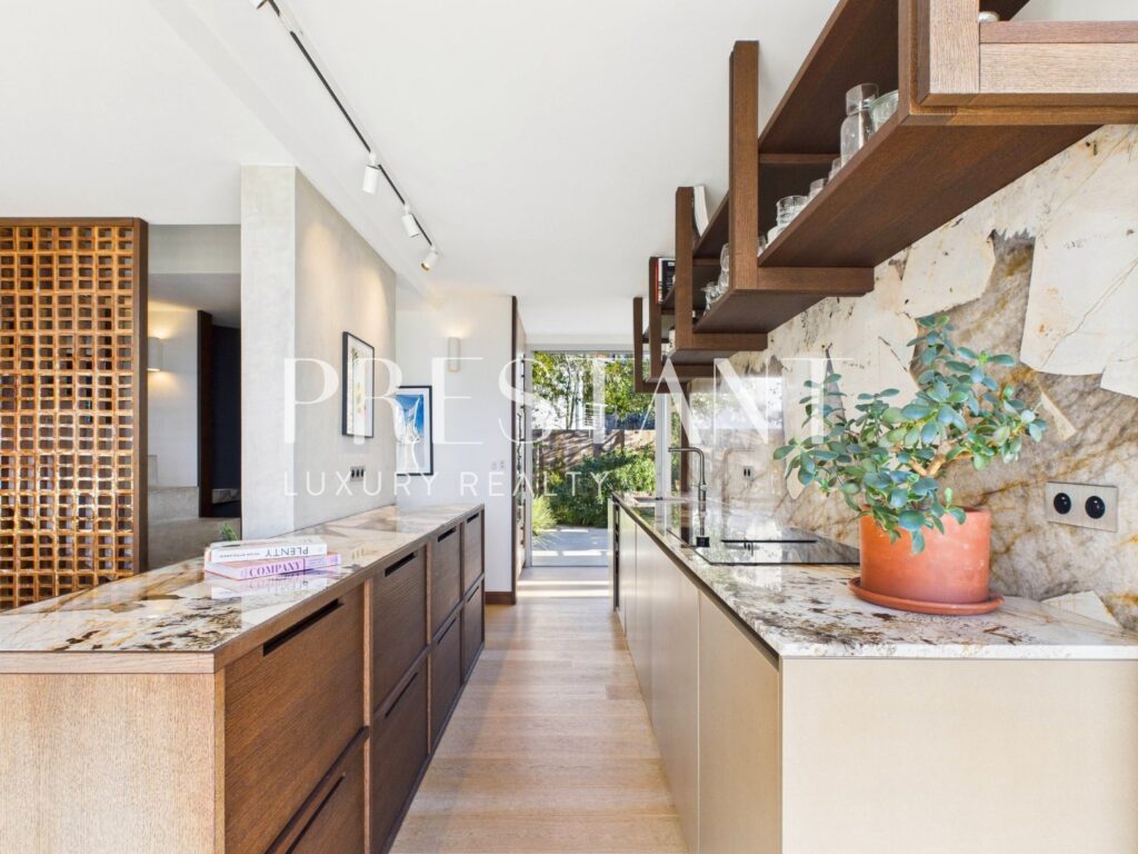 Maison – 7 pièces – 4 chambres – 165 m²