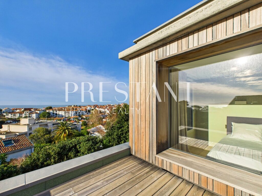 Maison – 7 pièces – 4 chambres – 165 m²