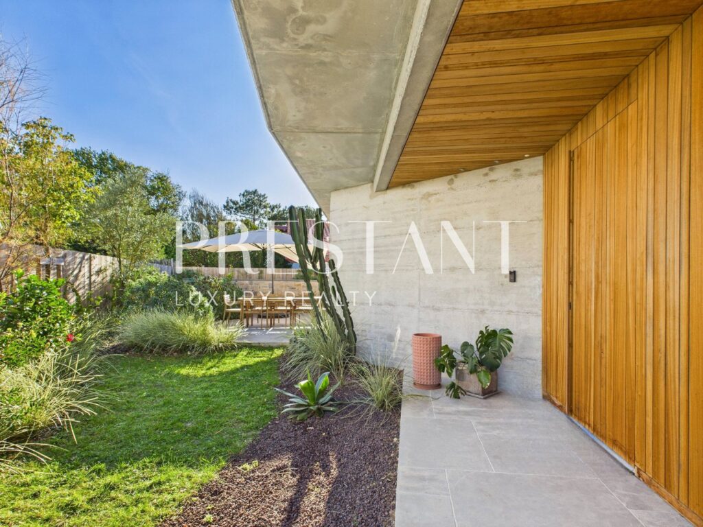 Maison – 7 pièces – 4 chambres – 165 m²