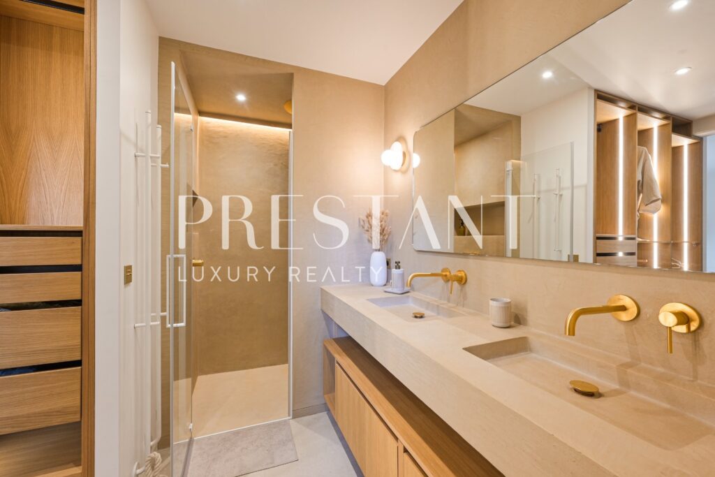 Maison – 6 pièces – 3 chambres – 140 m²