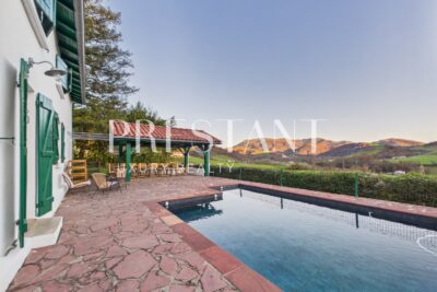 Maison – 11 pièces – 7 chambres – 250 m²