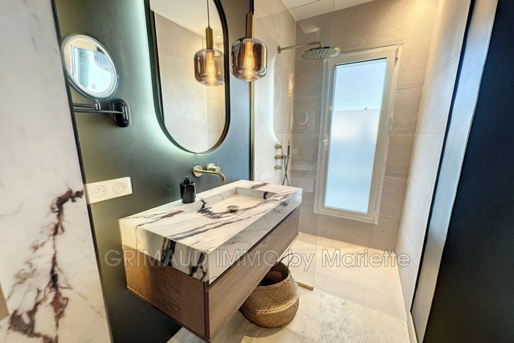 Villa sur 4170m² terrain avec vue dégagée et vue mer, compléte – 6 pièces – 6 chambres – 300.00 m²