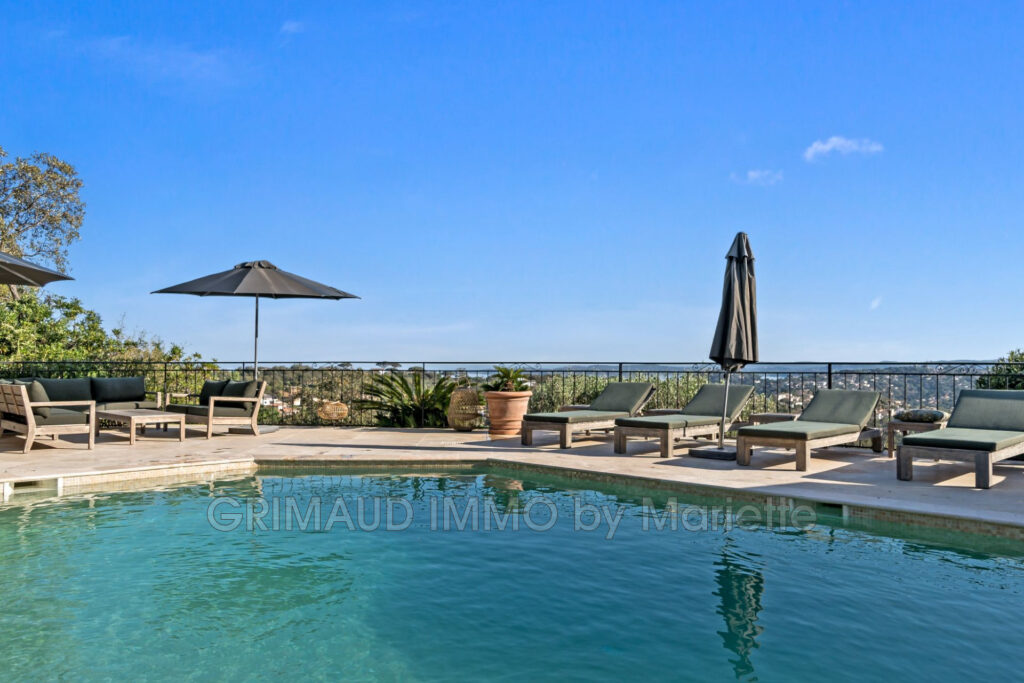 Villa sur 4170m² terrain avec vue dégagée et vue mer, compléte – 6 pièces – 6 chambres – 300.00 m²