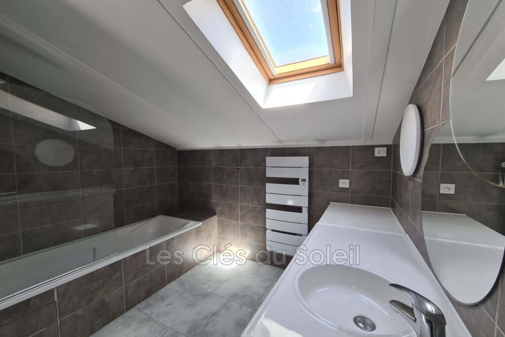 location appartement 4 Pièce(s) – 4 pièces – 3 chambres – 87.68 m²