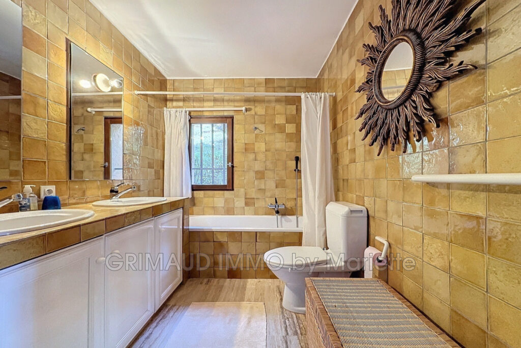 Propriété de Caractère sur 2,1 Hectares avec Vue Dégagée et Ap – 6 pièces – 5 chambres – 180.00 m²