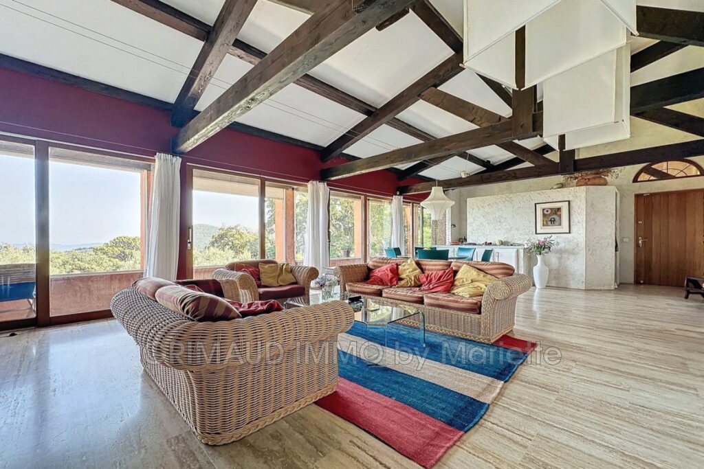 Propriété de Caractère sur 2,1 Hectares avec Vue Dégagée et Ap – 6 pièces – 5 chambres – 180.00 m²