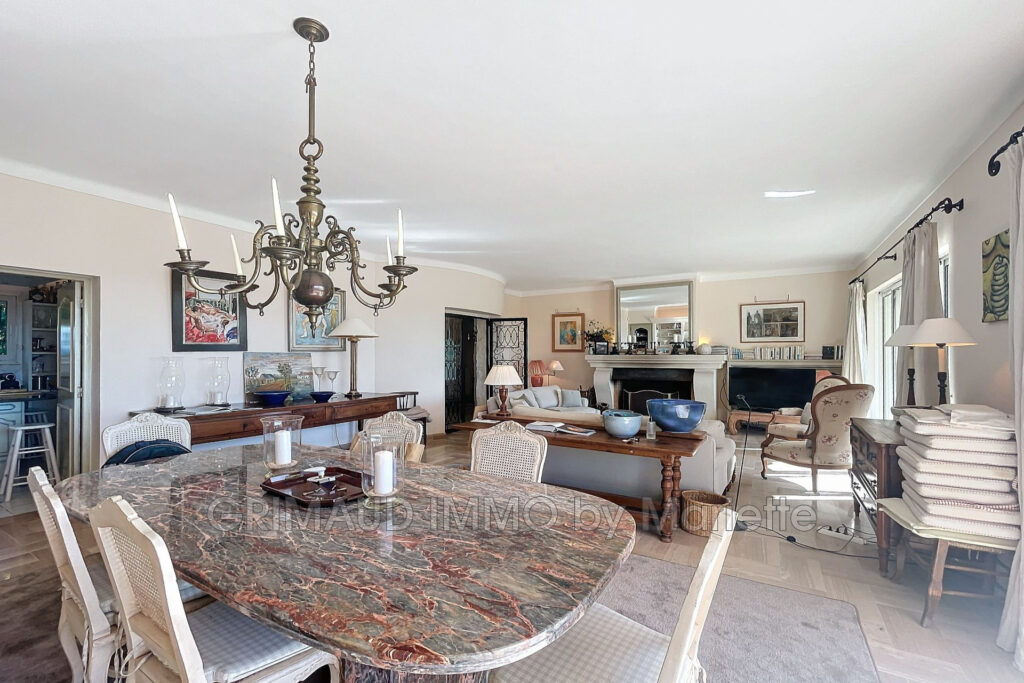 vente  9 Pièce(s) – 9 pièces – 6 chambres – 336.00 m²