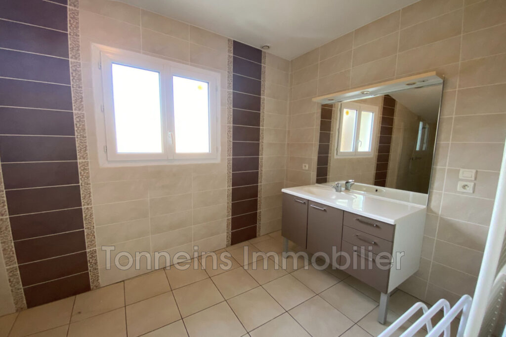 location appartement 3 Pièce(s) – 3 pièces – 2 chambres – 70.00 m²