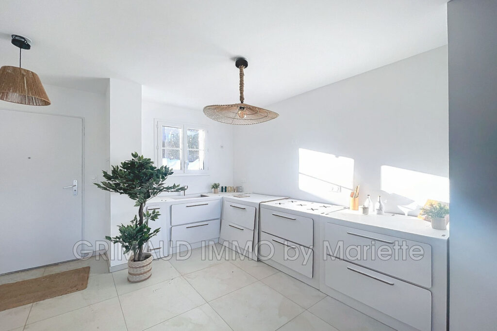 Programme neuf a la Garde Freinet avec vue dégagée – 4 pièces – 3 chambres – 89.00 m²