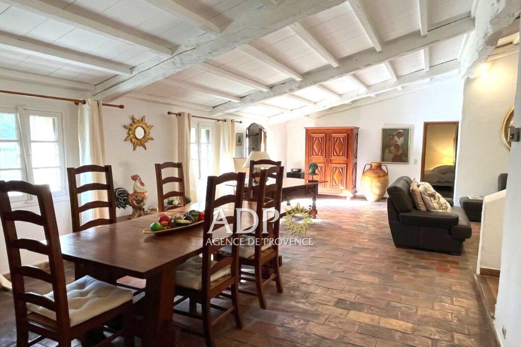 vente maison 4 Pièce(s) – 4 pièces – 2 chambres – 150.00 m²