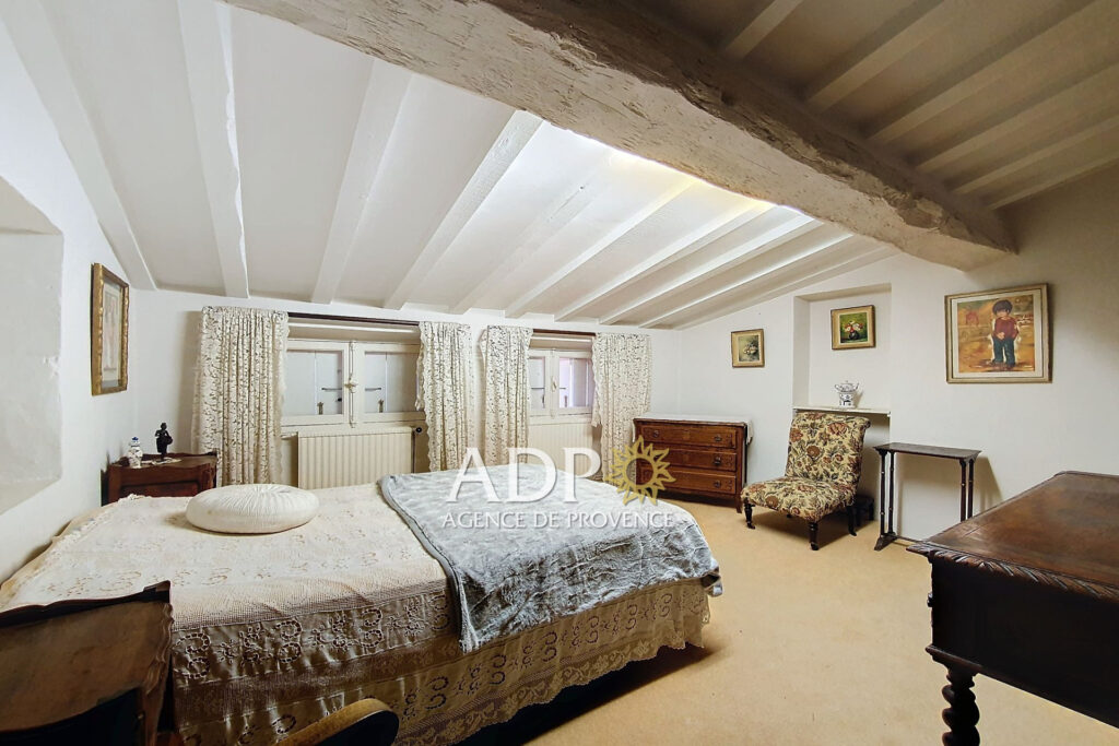 vente maison de village – NR pièces – 2 chambres – 85.00 m²