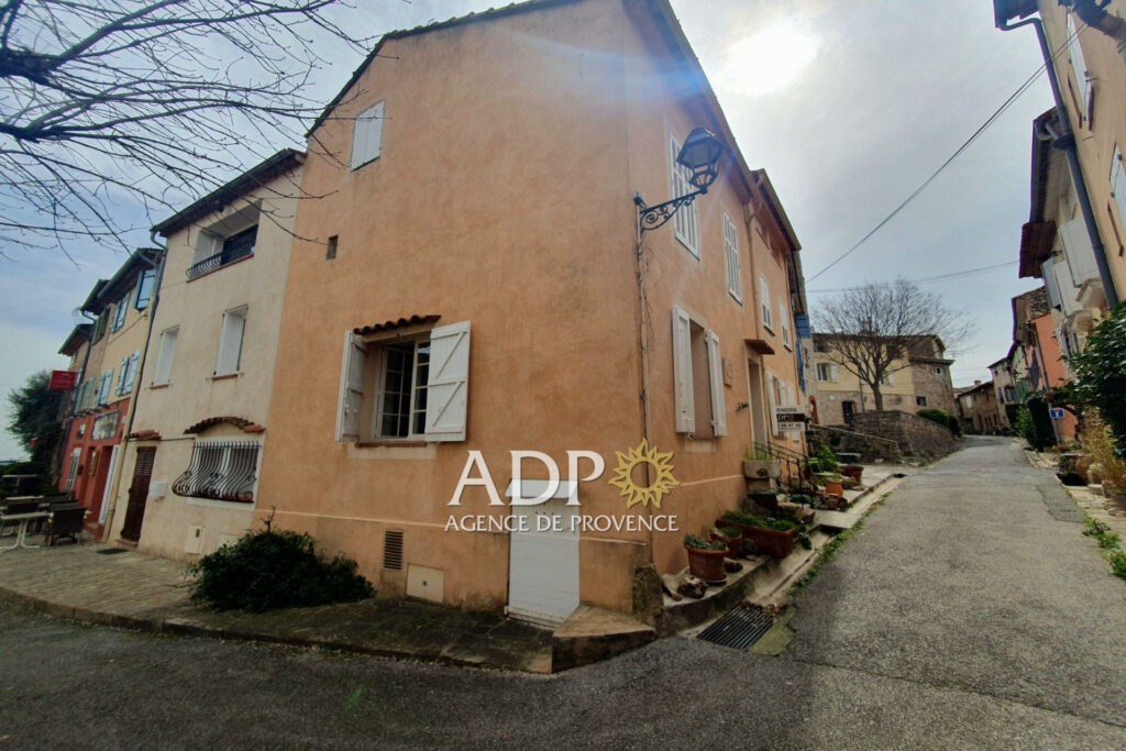 vente maison de village – NR pièces – 2 chambres – 85.00 m²