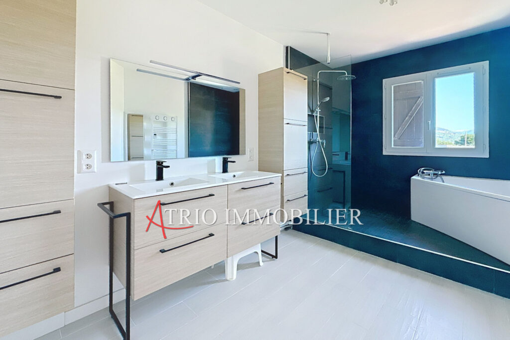 Au calme, belle villa mitoyenne de 90m²+ garage, offrant une d – 4 pièces – 3 chambres – 92.00 m²