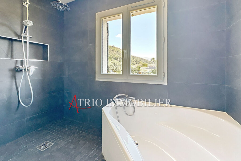 Au calme, belle villa mitoyenne de 90m²+ garage, offrant une d – 4 pièces – 3 chambres – 92.00 m²