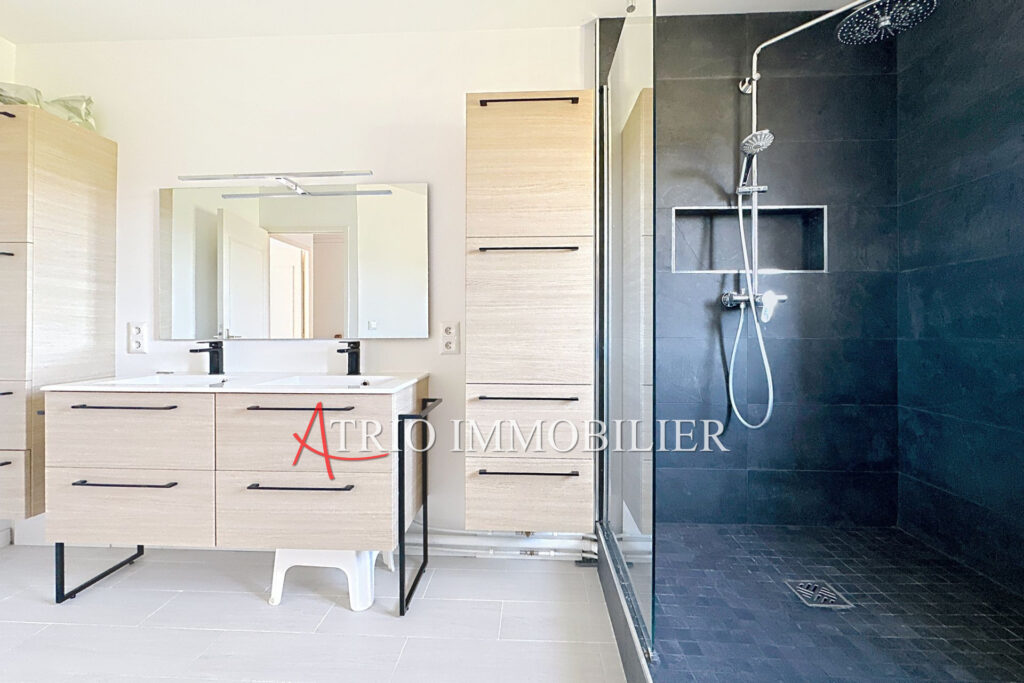 Au calme, belle villa mitoyenne de 90m²+ garage, offrant une d – 4 pièces – 3 chambres – 92.00 m²