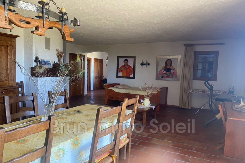 vente maison 7 Pièce(s) – 7 pièces – 4 chambres – 193.00 m²