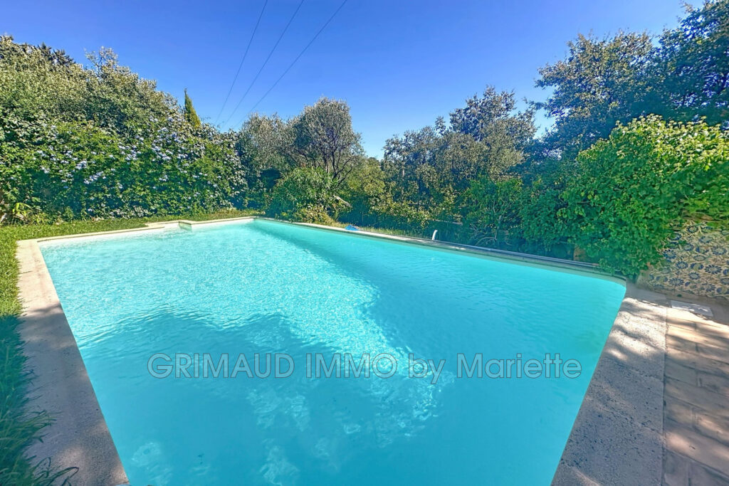 maison avec 4 chambres, piscine et garage – 5 pièces – 4 chambres – 118.95 m²