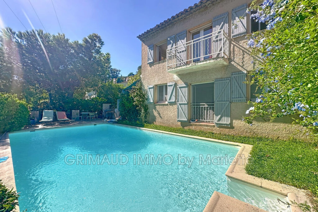 maison avec 4 chambres, piscine et garage – 5 pièces – 4 chambres – 118.95 m²