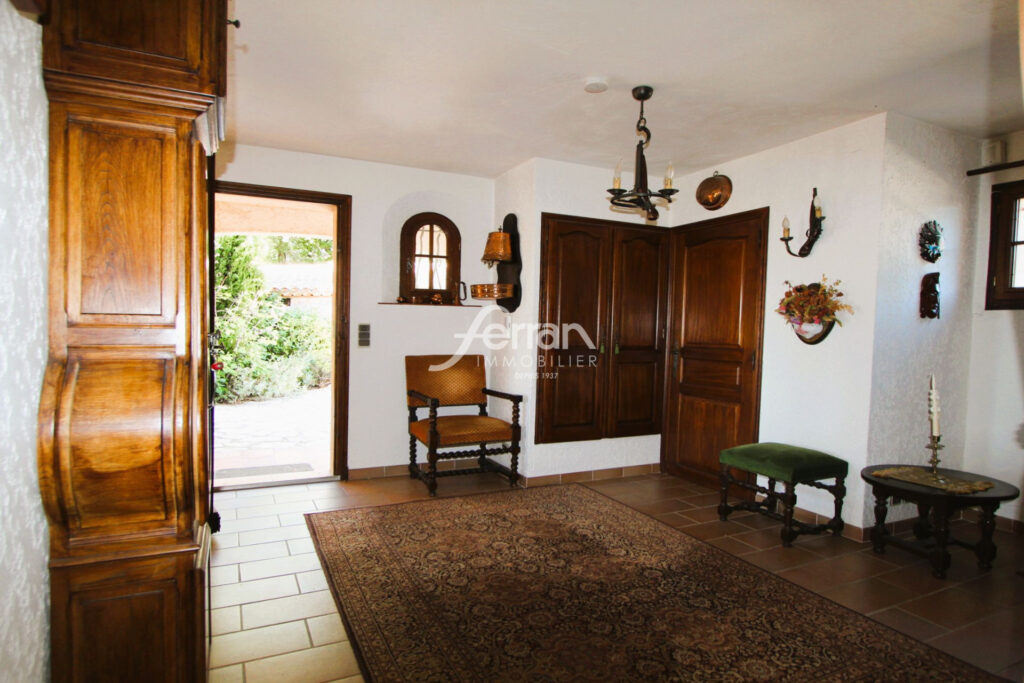 A vendre Maison de 130m² proche village de Flayosc 1851m² de t – 4 pièces – 2 chambres – 130.00 m²