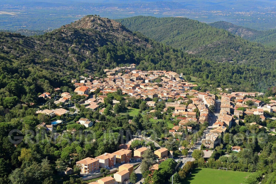 Appartement à vendre à La garde-freinet — Vue sur la ville — photo 1