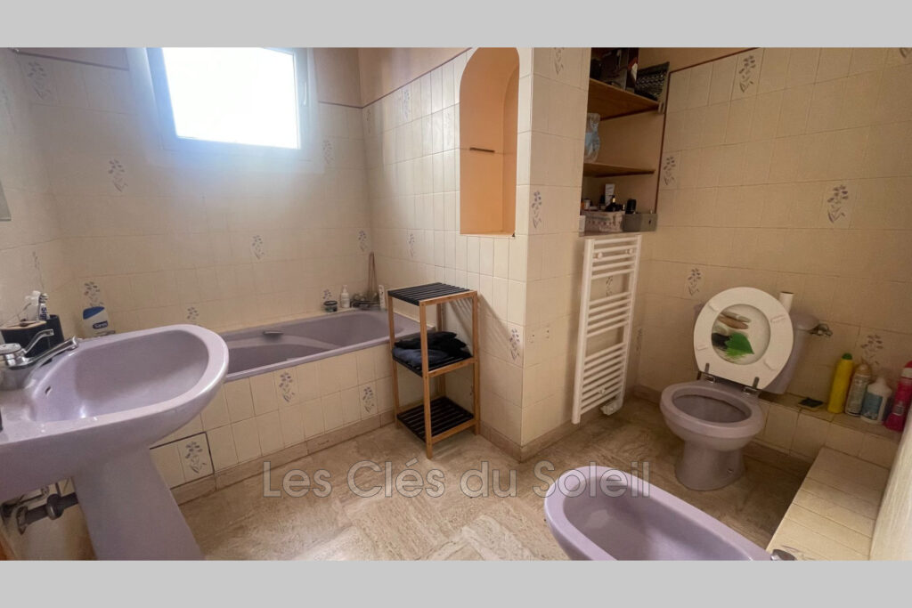 Brignoles, Maison de village de type 5 avec garage  Maison de  – 5 pièces – 3 chambres – 107.00 m²